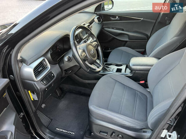 Чорний Кіа Соренто, об'ємом двигуна 2.4 л та пробігом 175 тис. км за 13500 $, фото 12 на Automoto.ua