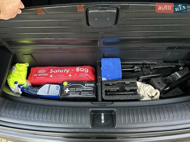 Черный Киа Соренто, объемом двигателя 2.2 л и пробегом 120 тыс. км за 20444 $, фото 164 на Automoto.ua