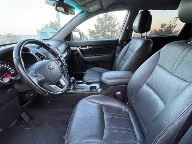 Чорний Кіа Соренто, об'ємом двигуна 2.4 л та пробігом 130 тис. км за 12500 $, фото 12 на Automoto.ua