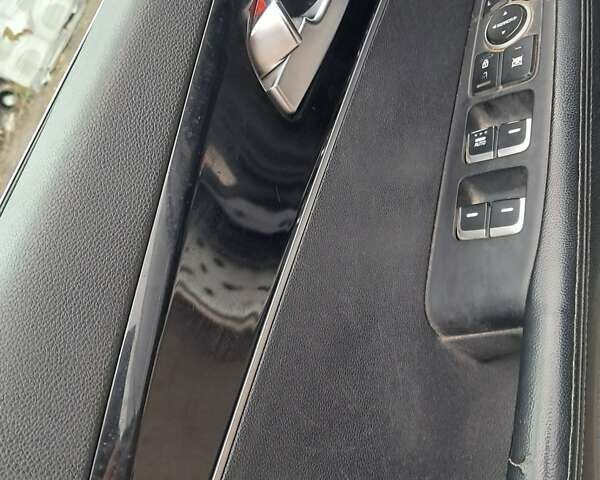 Черный Киа Соренто, объемом двигателя 2.2 л и пробегом 267 тыс. км за 19300 $, фото 8 на Automoto.ua