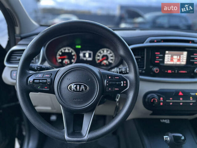 Черный Киа Соренто, объемом двигателя 2.36 л и пробегом 187 тыс. км за 12250 $, фото 62 на Automoto.ua