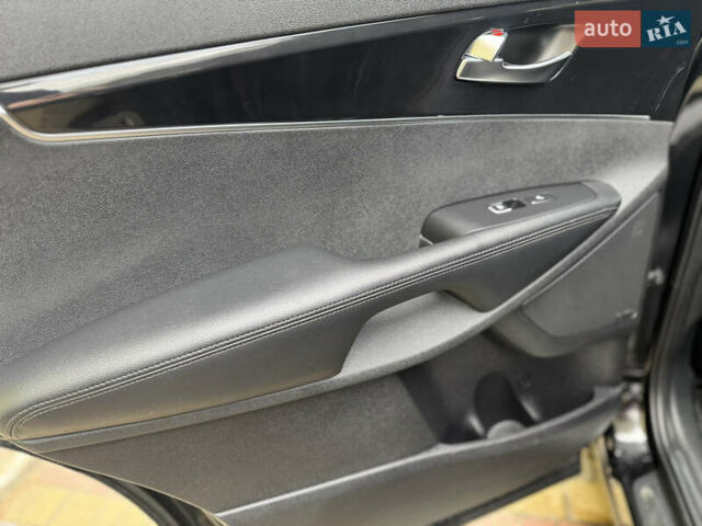 Черный Киа Соренто, объемом двигателя 2.2 л и пробегом 193 тыс. км за 22000 $, фото 31 на Automoto.ua