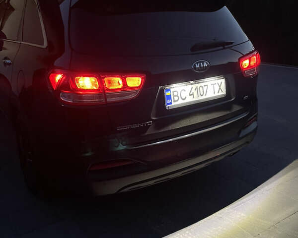 Черный Киа Соренто, объемом двигателя 2.4 л и пробегом 179 тыс. км за 13200 $, фото 26 на Automoto.ua