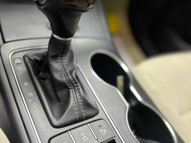 Черный Киа Соренто, объемом двигателя 2.4 л и пробегом 170 тыс. км за 15000 $, фото 13 на Automoto.ua