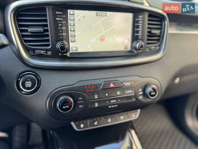 Черный Киа Соренто, объемом двигателя 2.2 л и пробегом 228 тыс. км за 23950 $, фото 58 на Automoto.ua