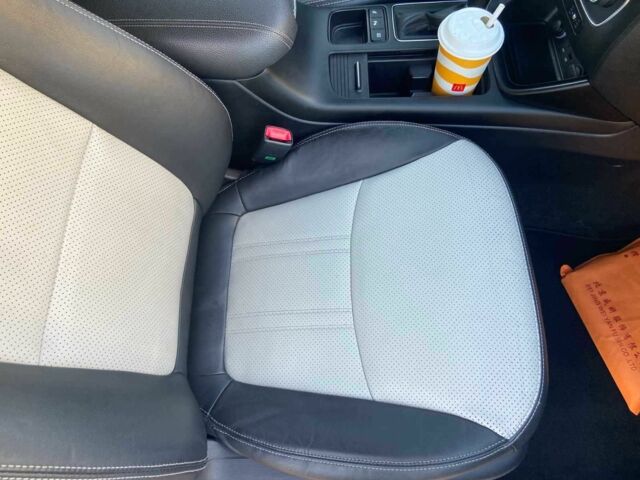 Черный Киа Соренто, объемом двигателя 2.2 л и пробегом 176 тыс. км за 18900 $, фото 17 на Automoto.ua