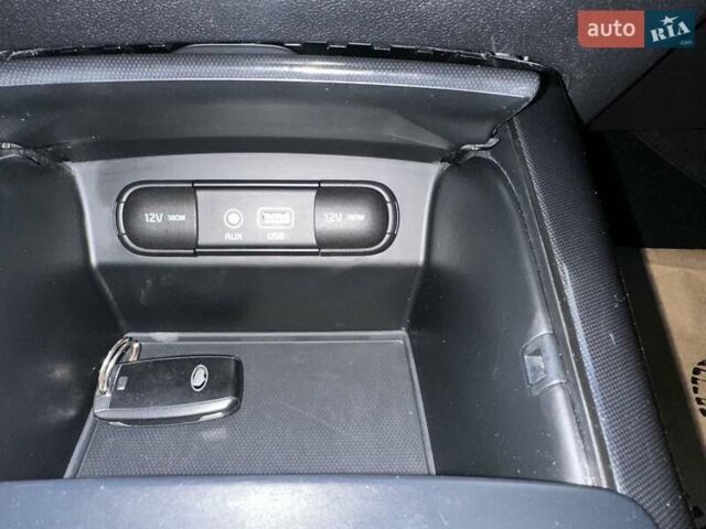 Черный Киа Соренто, объемом двигателя 2.2 л и пробегом 120 тыс. км за 20444 $, фото 129 на Automoto.ua