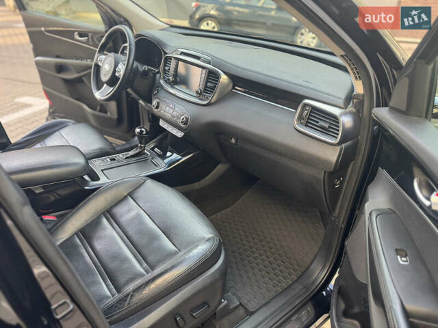 Черный Киа Соренто, объемом двигателя 2.2 л и пробегом 228 тыс. км за 23950 $, фото 40 на Automoto.ua