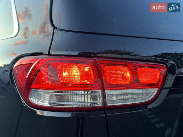 Черный Киа Соренто, объемом двигателя 2.36 л и пробегом 187 тыс. км за 12250 $, фото 26 на Automoto.ua