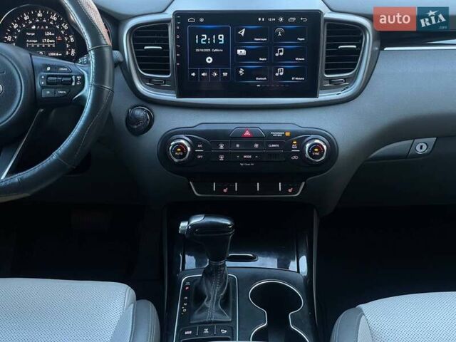 Чорний Кіа Соренто, об'ємом двигуна 3.34 л та пробігом 217 тис. км за 13199 $, фото 34 на Automoto.ua