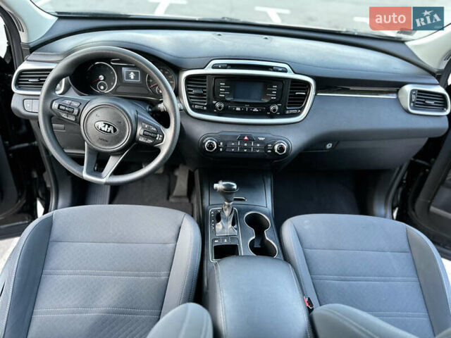Черный Киа Соренто, объемом двигателя 3.3 л и пробегом 50 тыс. км за 17300 $, фото 11 на Automoto.ua