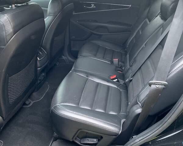 Черный Киа Соренто, объемом двигателя 2.2 л и пробегом 204 тыс. км за 20000 $, фото 17 на Automoto.ua