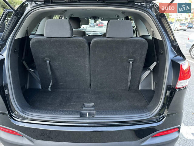 Черный Киа Соренто, объемом двигателя 3.3 л и пробегом 50 тыс. км за 17300 $, фото 4 на Automoto.ua