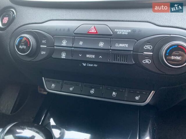 Черный Киа Соренто, объемом двигателя 2.2 л и пробегом 204 тыс. км за 20000 $, фото 8 на Automoto.ua