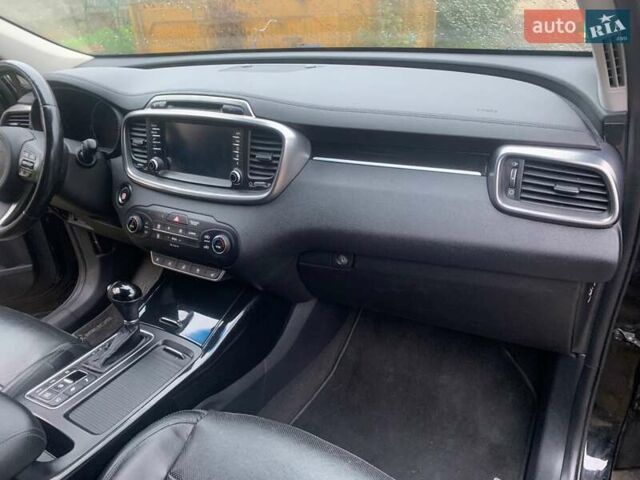 Черный Киа Соренто, объемом двигателя 2.2 л и пробегом 204 тыс. км за 20000 $, фото 2 на Automoto.ua