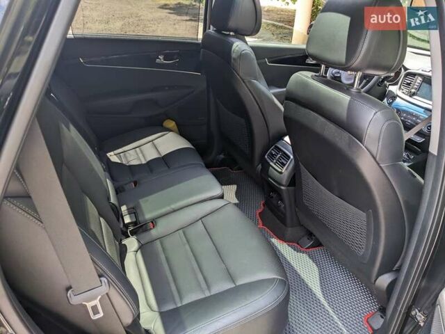 Черный Киа Соренто, объемом двигателя 2.2 л и пробегом 120 тыс. км за 25500 $, фото 11 на Automoto.ua