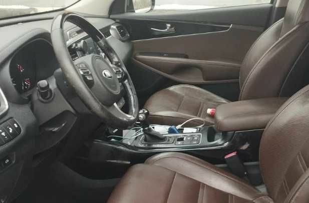 Чорний Кіа Соренто, об'ємом двигуна 2.2 л та пробігом 183 тис. км за 15000 $, фото 4 на Automoto.ua