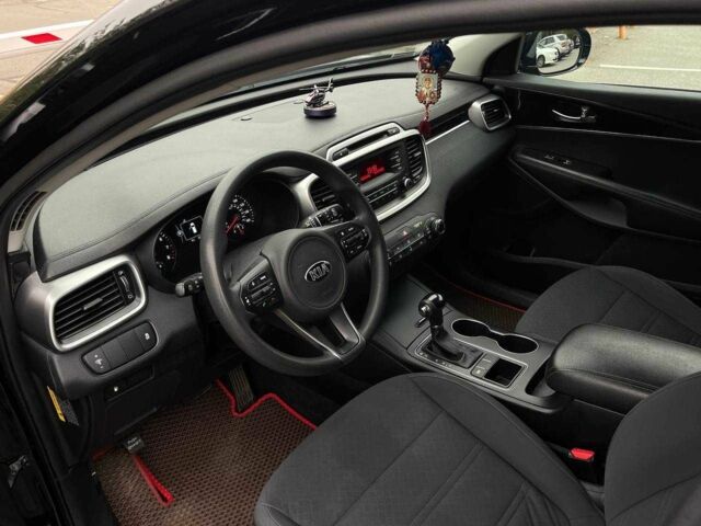 Черный Киа Соренто, объемом двигателя 2.4 л и пробегом 163 тыс. км за 13799 $, фото 6 на Automoto.ua