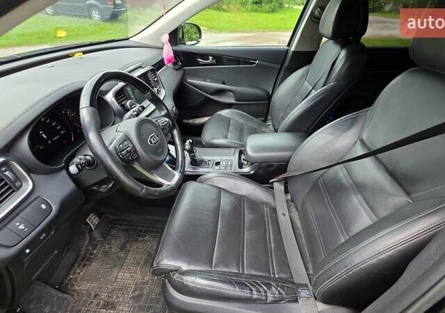 Черный Киа Соренто, объемом двигателя 2.2 л и пробегом 129 тыс. км за 24400 $, фото 7 на Automoto.ua
