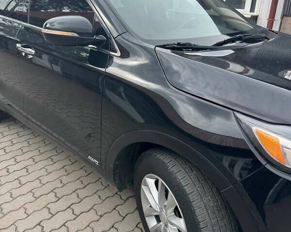Черный Киа Соренто, объемом двигателя 2.36 л и пробегом 70 тыс. км за 16000 $, фото 4 на Automoto.ua