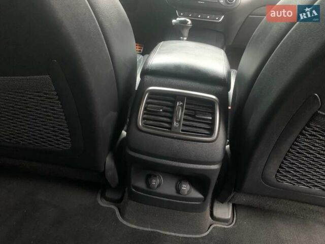 Черный Киа Соренто, объемом двигателя 2.2 л и пробегом 204 тыс. км за 20000 $, фото 4 на Automoto.ua