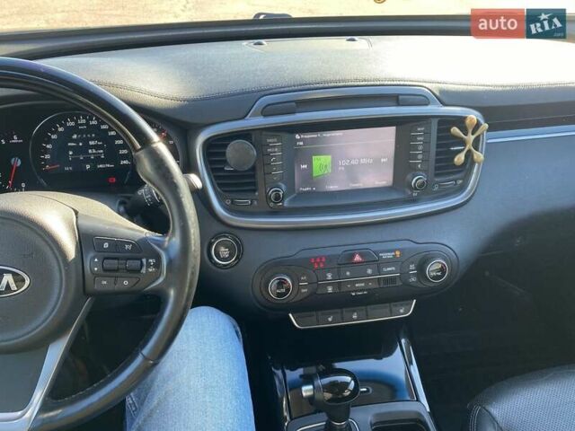 Черный Киа Соренто, объемом двигателя 2.2 л и пробегом 150 тыс. км за 24500 $, фото 26 на Automoto.ua