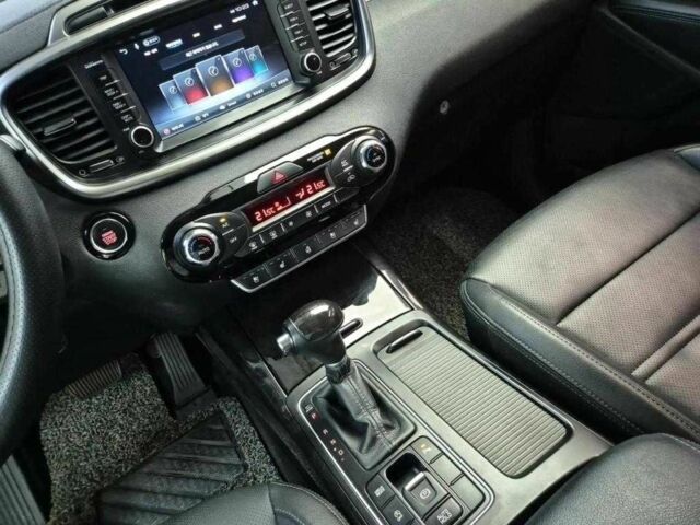 Черный Киа Соренто, объемом двигателя 2.2 л и пробегом 156 тыс. км за 16500 $, фото 7 на Automoto.ua
