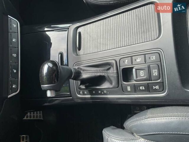 Черный Киа Соренто, объемом двигателя 2.2 л и пробегом 150 тыс. км за 24888 $, фото 19 на Automoto.ua