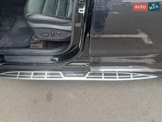 Черный Киа Соренто, объемом двигателя 2.2 л и пробегом 110 тыс. км за 25000 $, фото 4 на Automoto.ua