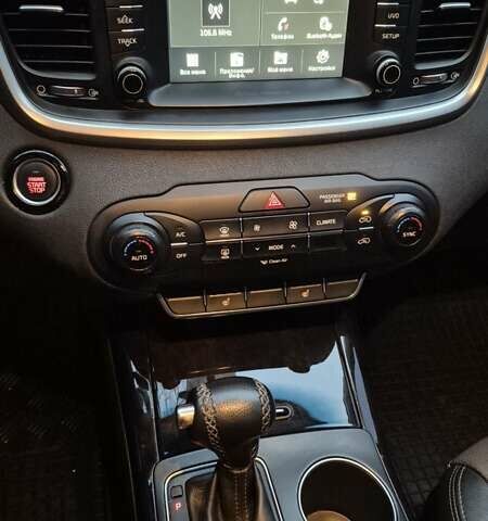 Черный Киа Соренто, объемом двигателя 2 л и пробегом 139 тыс. км за 14900 $, фото 16 на Automoto.ua