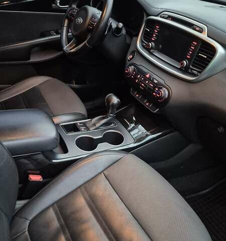 Черный Киа Соренто, объемом двигателя 2 л и пробегом 139 тыс. км за 14900 $, фото 8 на Automoto.ua