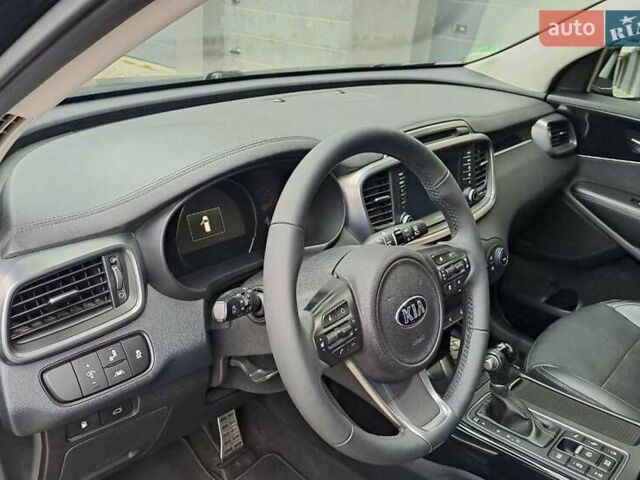 Чорний Кіа Соренто, об'ємом двигуна 2.2 л та пробігом 194 тис. км за 22500 $, фото 16 на Automoto.ua