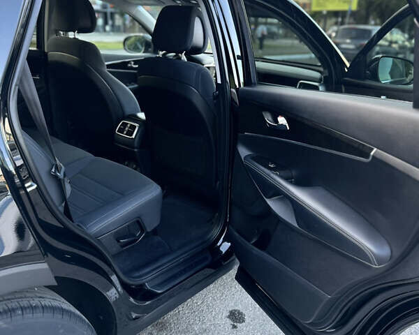 Черный Киа Соренто, объемом двигателя 3.3 л и пробегом 50 тыс. км за 17300 $, фото 15 на Automoto.ua