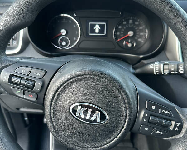 Черный Киа Соренто, объемом двигателя 3.3 л и пробегом 50 тыс. км за 17300 $, фото 12 на Automoto.ua