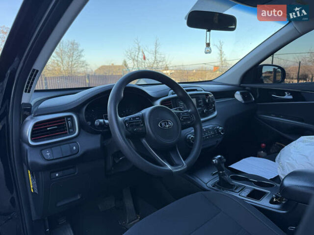 Черный Киа Соренто, объемом двигателя 2.4 л и пробегом 235 тыс. км за 14400 $, фото 5 на Automoto.ua