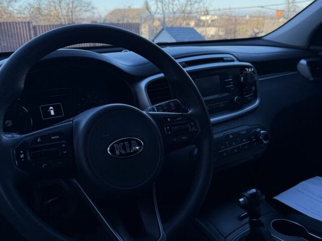 Черный Киа Соренто, объемом двигателя 2.4 л и пробегом 237 тыс. км за 14500 $, фото 6 на Automoto.ua