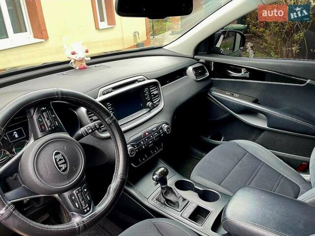 Черный Киа Соренто, объемом двигателя 2.4 л и пробегом 141 тыс. км за 17900 $, фото 7 на Automoto.ua