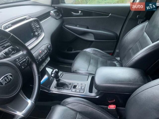 Черный Киа Соренто, объемом двигателя 2.2 л и пробегом 204 тыс. км за 20000 $, фото 13 на Automoto.ua