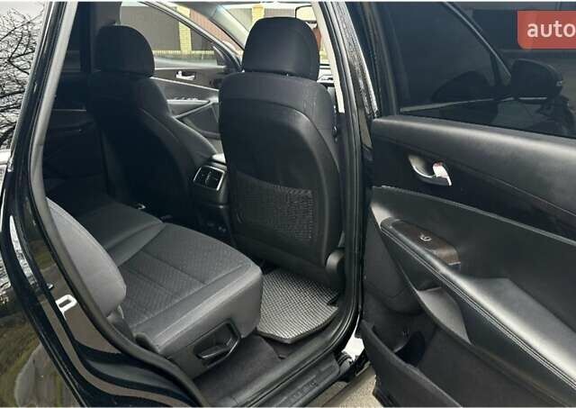 Черный Киа Соренто, объемом двигателя 2.36 л и пробегом 166 тыс. км за 13800 $, фото 15 на Automoto.ua