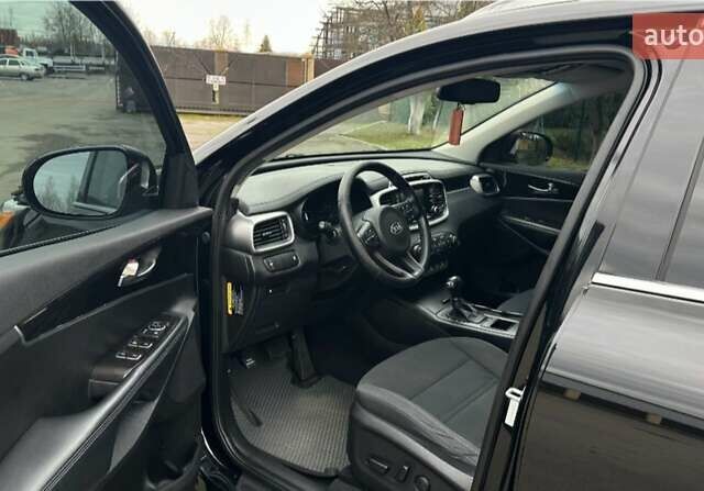 Черный Киа Соренто, объемом двигателя 2.36 л и пробегом 166 тыс. км за 13800 $, фото 17 на Automoto.ua