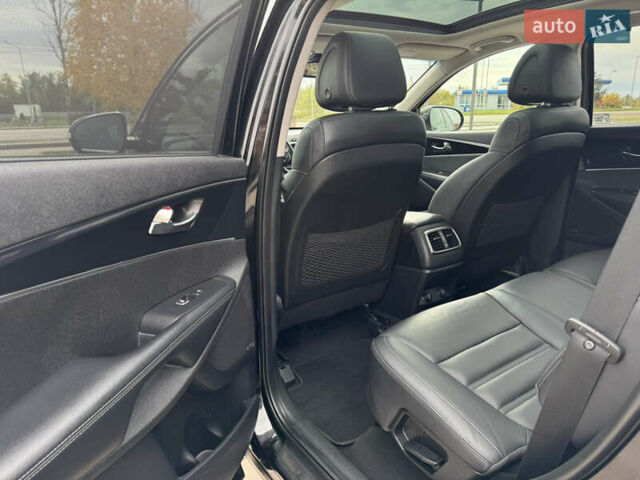 Черный Киа Соренто, объемом двигателя 2.2 л и пробегом 176 тыс. км за 24650 $, фото 26 на Automoto.ua