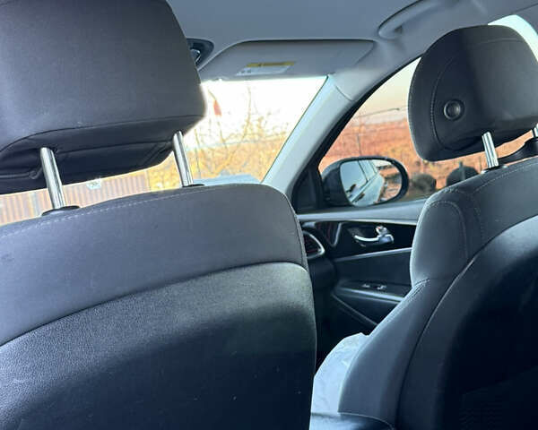 Черный Киа Соренто, объемом двигателя 2.4 л и пробегом 235 тыс. км за 14400 $, фото 8 на Automoto.ua