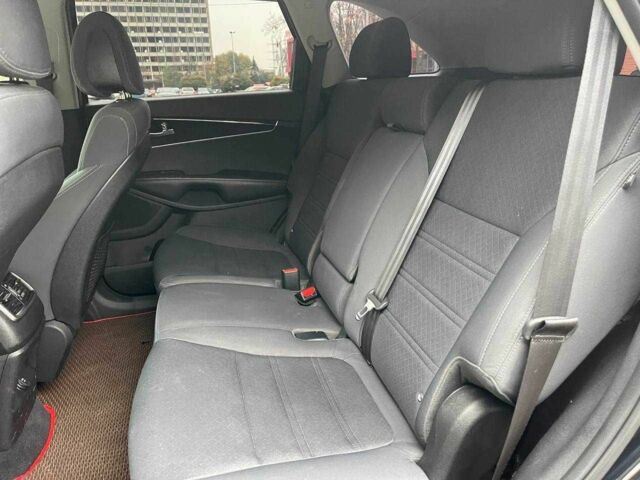 Черный Киа Соренто, объемом двигателя 2.4 л и пробегом 163 тыс. км за 13799 $, фото 12 на Automoto.ua