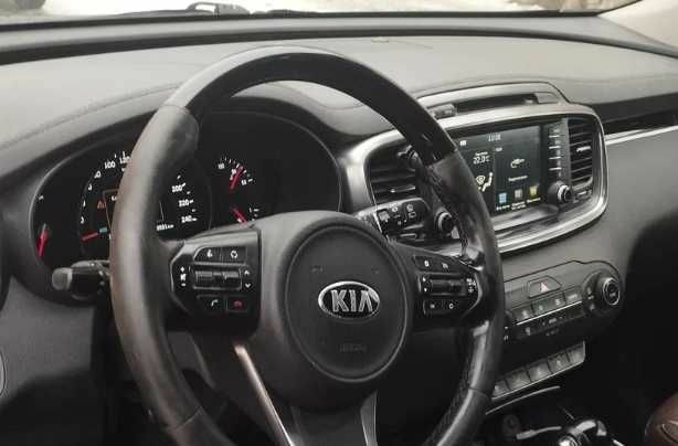 Чорний Кіа Соренто, об'ємом двигуна 2.2 л та пробігом 183 тис. км за 15000 $, фото 5 на Automoto.ua