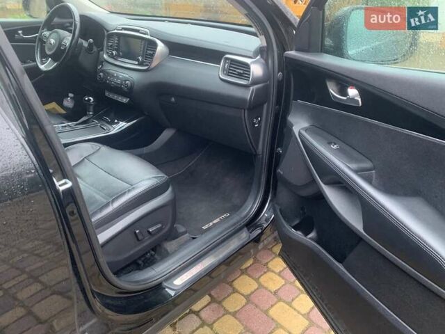 Черный Киа Соренто, объемом двигателя 2.2 л и пробегом 204 тыс. км за 20000 $, фото 5 на Automoto.ua