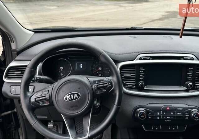 Черный Киа Соренто, объемом двигателя 2.36 л и пробегом 166 тыс. км за 13800 $, фото 11 на Automoto.ua