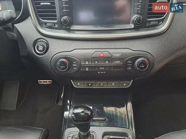 Чорний Кіа Соренто, об'ємом двигуна 2.2 л та пробігом 194 тис. км за 22500 $, фото 26 на Automoto.ua