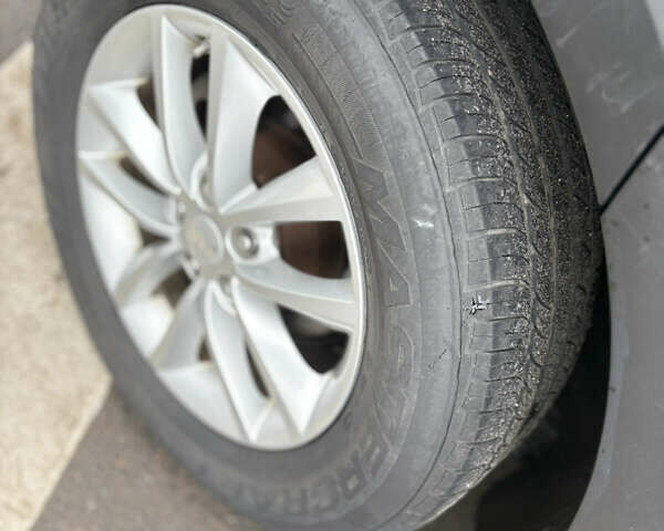 Черный Киа Соренто, объемом двигателя 2.4 л и пробегом 262 тыс. км за 11200 $, фото 26 на Automoto.ua