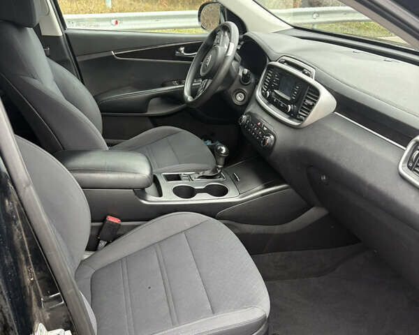 Черный Киа Соренто, объемом двигателя 2.4 л и пробегом 262 тыс. км за 11200 $, фото 13 на Automoto.ua