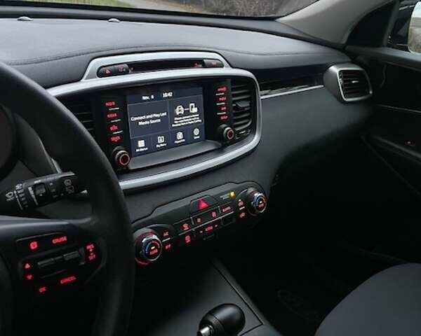 Черный Киа Соренто, объемом двигателя 2.36 л и пробегом 99 тыс. км за 16450 $, фото 5 на Automoto.ua